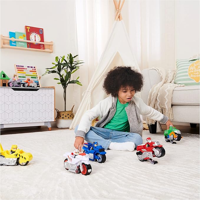 Paw Patrol, Moto Pups Rocky’s Deluxe Pull Back Motorcycle Vehicle with Wheelie Feature and Toy Figure