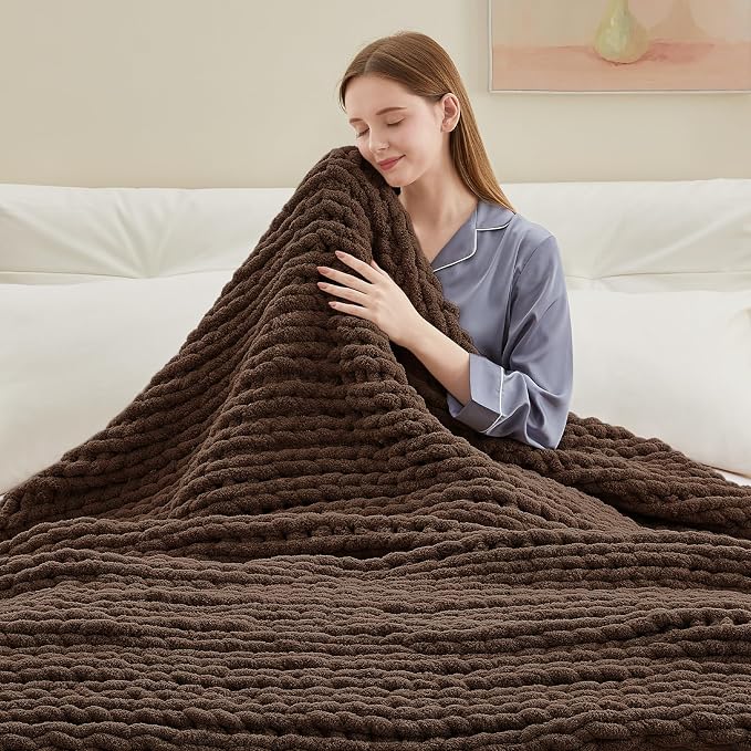 Negwoo Chunky Knit Throw Blanket, Knitted Throw Chenille Yarn, 40"*50" | Soft Thick Cable Knitted Blankets, Handmade Big Thick Blanket, Machine Washable Cute Comfy Blanket for Home Decor, Dark brown