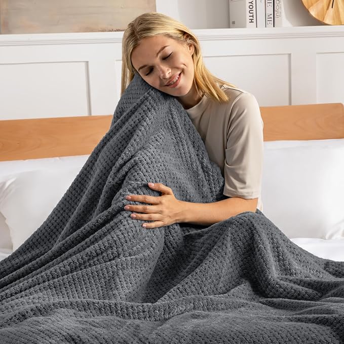 Exclusivo Mezcla Soft Waffle Fleece Bed Blanket Queen Size, Gray | Lightweight Plush Blanket for Bed, Bedroom, Cozy Flannel with Waffle Texture, Stylish Home Decor, All Season, 90x90 Inches
