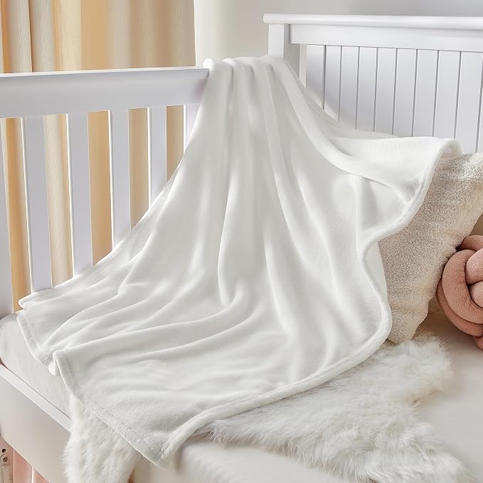 BEDELITE Fleece Blanket Soft Plush Throw for Couch White 30"x40" | Ultra Soft Fleece, Plush Microfiber, Lightweight Warmth, All Season Comfort, Fade Resistant, Machine Washable, Couch Sofa Bed