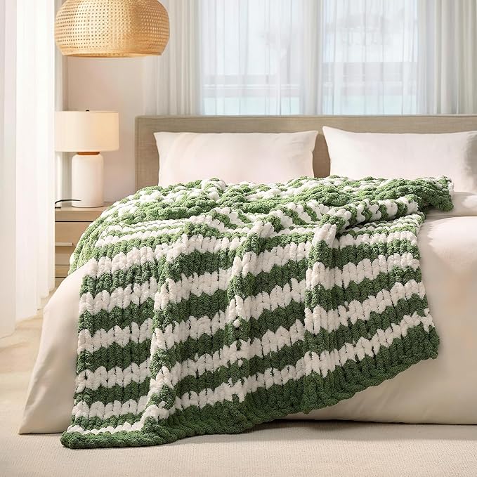 L'AGRATY Chunky Knit Throw Blanket for Couch, 60 x 80 Inches, Green White | Handmade Chenille Crochet Blanket for Sofa Bed, Thick Cable Knitted Blankets for Room Home Decor, Birthday Gift for Women Mom