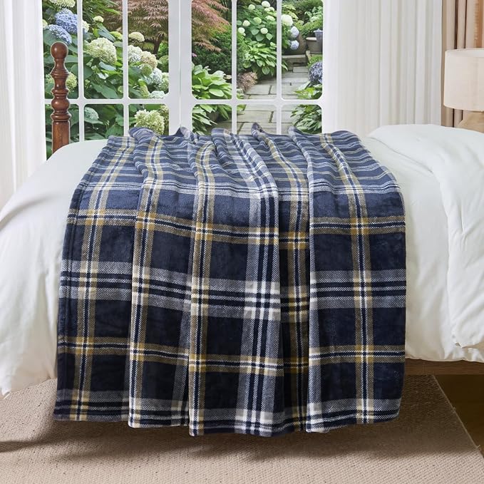BEDELITE Plaid Fleece Throw Blanket, Navy Tartan 50x60 Inches | 100% Polyester Microfibe, Soft Cozy, Lightweight Warm, Classic Plaid Pattern, Room Decor, Machine Washable, for Couch Bed