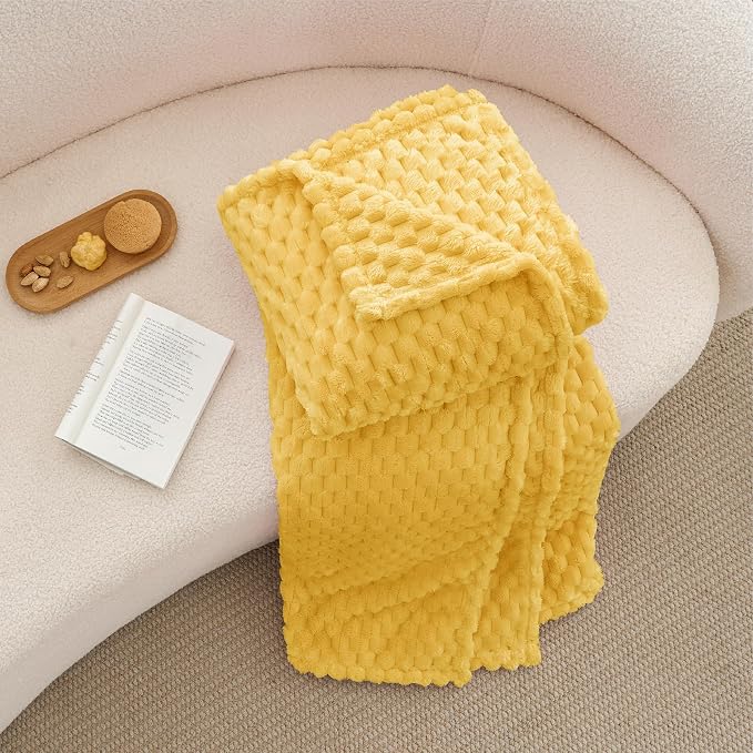 BEDELITE Yellow Twin Blanket for Couch, Soft Cozy Gifts for Women, 60 * 80 | 3D Jacquard Decorative Fleece Blanket, Super Soft Plush Throws, Cute Birthday Gift for Women & Men, Suitable for All Seasons