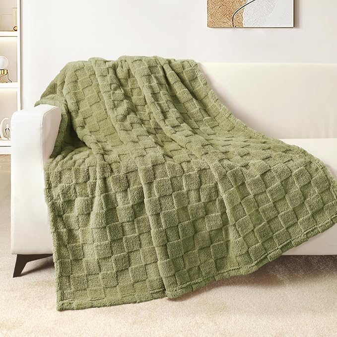 Exclusivo Mezcla 3D Checkered Fleece Throw Blanket for Couch, Olive Green | Super Soft and Cozy Fluffy Throw, Lightweight and Breathable, Cute Fuzzy Blanket for Sofa, Home Decor, All Season, 50"x60"