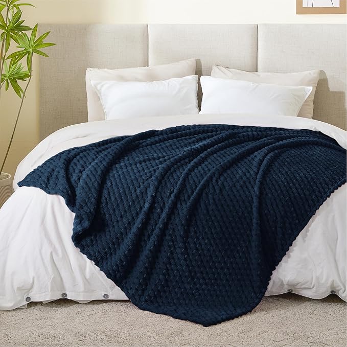BEDELITE Navy Large Throw Blanket for Couch, Cozy Gifts for Women, 50 * 70 | 3D Jacquard Decorative Fleece Blanket, Super Soft Plush Throws, Cute Birthday Gift for Women & Men, Suitable for All Seasons