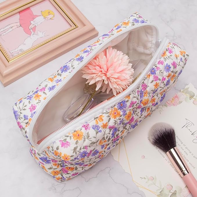 PAZIMIIK Small Quilted Makeup Bag,Zipper Cosmetic Pouch,Ditsy Floral | Lightweight Cosmetic Bag Organizer for Women,Purse Storage Holds Makeup,Toiletries,Skincare,Beauty Essentials,Travel Items