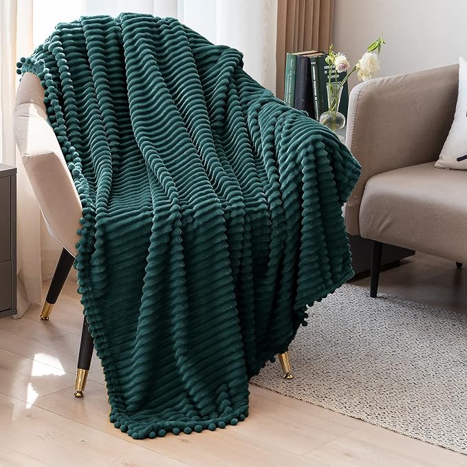 DISSA Fleece Blanket Queen Size – 71x80, Green - Soft, Plush, Fluffy, Fuzzy, Warm, Cozy – Perfect Throw for Couch, Bed, Sofa - with Pompom Fringe - Flannel Blanket