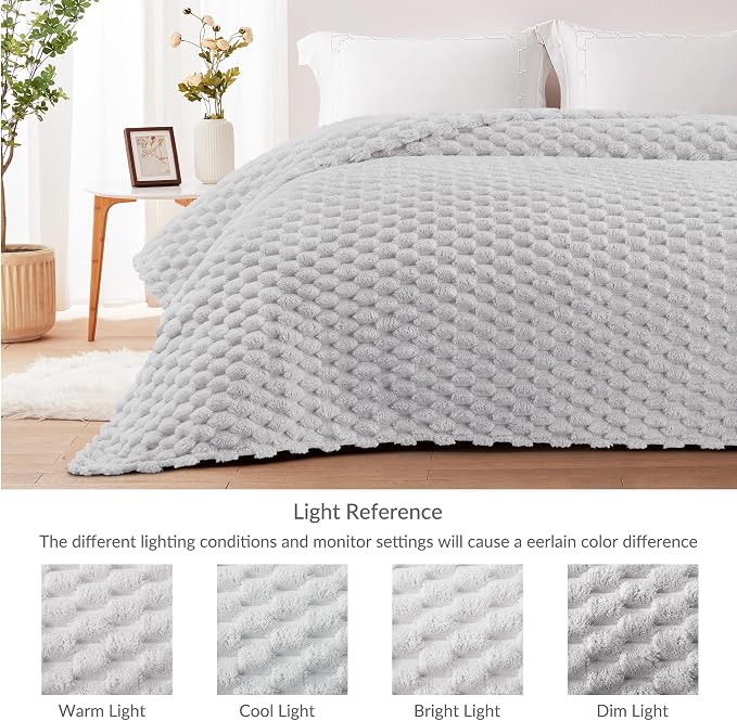 Whale Flotilla Soft 3D Fleece Throw Blanket for Couch & Bed, Light Grey | Super Cozy Lightweight Plush Fluffy Throw, Luxury Decorative All‑Season Couch Cover Blanket for Sofa & Office Chair, 50"x60"