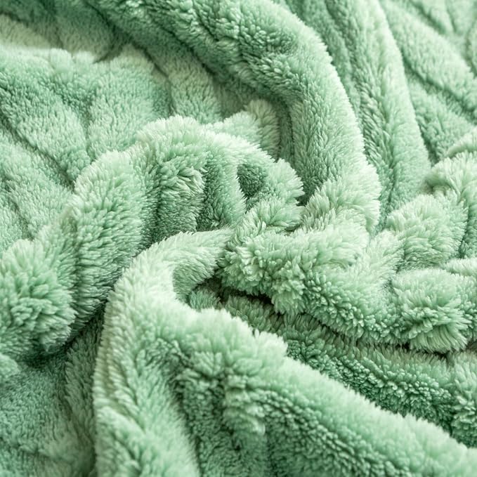 YUSOKI Sherpa Fleece Queen Size Blanket, Sage Green, 90"x90" | 3D Stylish Design,320GSM, Non-Shedding, Lightweight for All Season Use, stays fluffy after repeated washes, Perfect Gifts