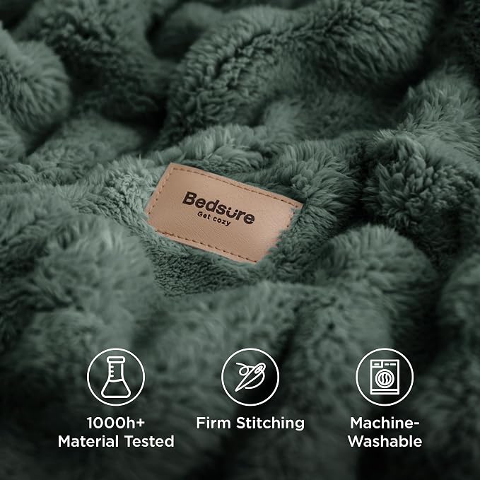 Bedsure 3D Fleece Bubble Blanket - GentleSoft Dark Green Full Blanket for Bed Sofa Room Decor - Luxury Soft Cozy Gifts for Women, Lightweight, All Seasons, Dark Green, 84"×90"