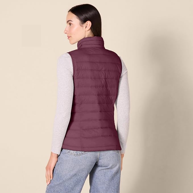 Amazon Essentials Women's Lightweight Water-Resistant Packable Puffer Vest