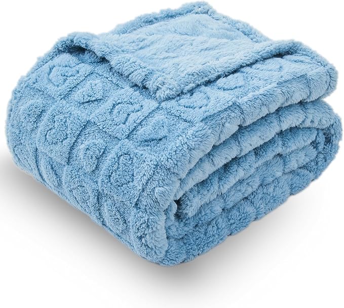 NEWCOSPLAY 3D Heart Checkered Flannel Throw Blanket, Blue Heart, 50"x70" | Super Soft Cute Lightweight Decorative Premium Silky Fleece Blanket for Couch Sofa Bed, Gift for Women Men, All Season Use