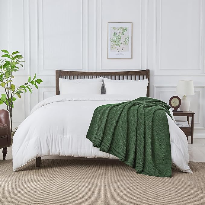 Douceur Christmas Green Throw Blanket for Bed, Soft Cozy Lightweight Stripe Pattern Knitted Throw Blanket for Sofa, Living Room Gift, 50"X60"