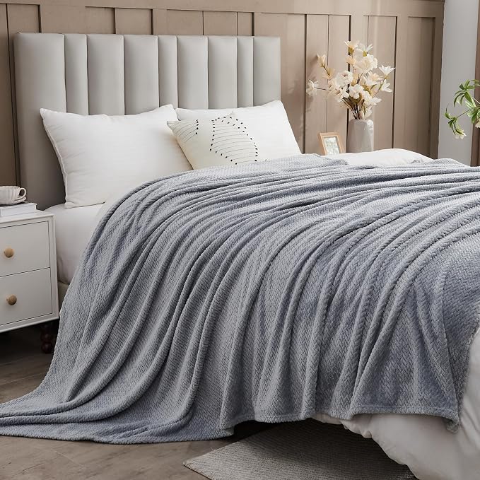 NEWCOSPLAY Fleece Leaves Pattern Throw Blanket, Grey, 50"x60" | Super Soft Throw Blanket, Lightweight Cozy Bed Sofa Blanket, Premium Silky Flannel Fleece, Travel Blanket for All Season Use