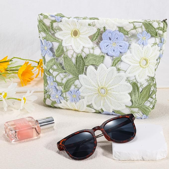 ZLFSRQ Lace Flower Makeup Bag Travel Cute Floral Cosmetic Bags for Women Large Toiletry Pouch Zipper Cosmetic Pouch for Purse Aesthetic Make up Organizer Bag Portable Toiletry Bags