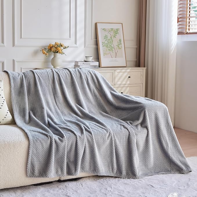 NEWCOSPLAY Fleece Leaves Pattern King Blanket, Grey, 90"x110" | Super Soft Throw Blanket, Lightweight Cozy Bed Sofa Blanket, Premium Silky Flannel Fleece, Travel Blanket for All Season Use