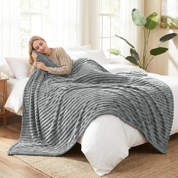HIMEET Grey Queen Size Blanket for Bed, 300GSM Ribbed Fleece, 90 x 90 in | Ultra Soft Flannel, All-Season Lightweight Warmth, Cozy Bed Coverage & Bedroom Decor, Gift for Men & Women, Machine Washable