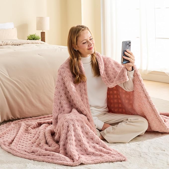 NEWCOSPLAY 3D Waffle Checkered Flannel Throw Blanket, Pink, 50"x70" | Super Soft Cute Lightweight Decorative Premium Silky Fleece Blanket for Couch Sofa Bed, Gift for Women Men, All Season Use