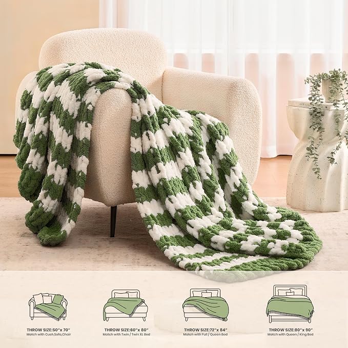 L'AGRATY Chunky Knit Throw Blanket for Couch, 50 x 60 Inches, Green White | Handmade Chenille Crochet Blanket for Sofa Bed, Thick Cable Knitted Blankets for Room Home Decor, Birthday Gift for Women Mom