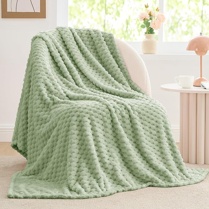 BEDELITE Sage Green Twin Blanket for Couch, Soft Cozy Gift for Women, 60*80 | 3D Jacquard Decorative Fleece Blanket, Super Soft Plush Throws, Cute Birthday Gift for Women & Men, Suitable for All Seasons