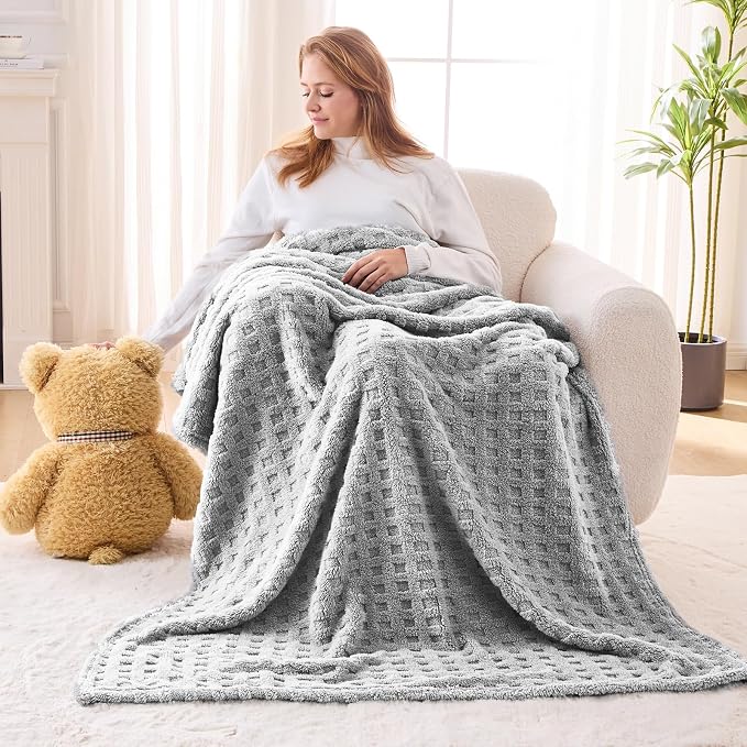 NEWCOSPLAY 3D Waffle Checkered Flannel Twin Blanket, Light Grey, 60"x80" | Super Soft Cute Lightweight Decorative Premium Silky Fleece Blanket for Couch Sofa Bed, Gift for Women Men, All Season Use