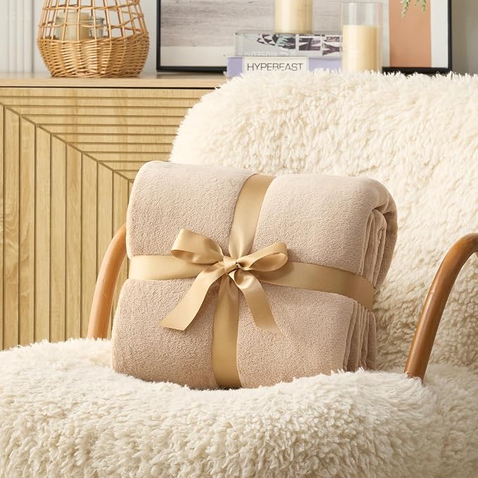 Hansleep Throw Light Camel Fleece Blanket, Soft Flannel Bed Blanket | Fuzzy Cozy Blanket 50x60 Inches, Multi-use for Bed, Sofa, Couch, Travel, Camping, All Season Warm Lightweight Cover