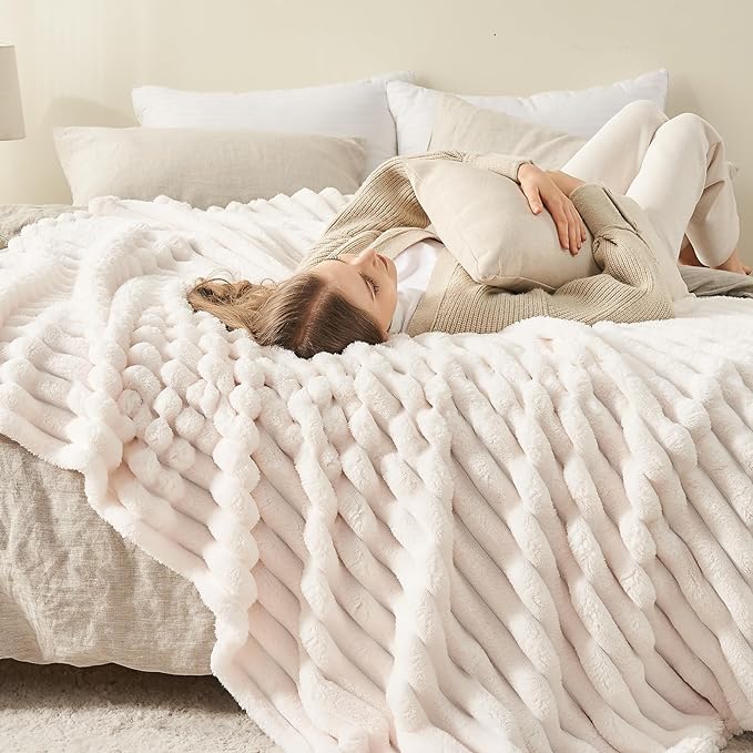 NEWCOSPLAY Super Soft Twin Blanket Ivory Premium Silky Flannel Fleece 3D Ribbed Jacquard Lightweight Bed Blanket All Season Use (Ivory Ribbed, Twin(60"x80"))