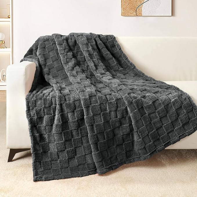 Exclusivo Mezcla 3D Checkered Fleece Throw Blanket for Couch, Dark Grey | Super Soft and Cozy Fluffy Throw, Lightweight and Breathable, Cute Fuzzy Blanket for Sofa, Home Decor, All Season, 50"x60"