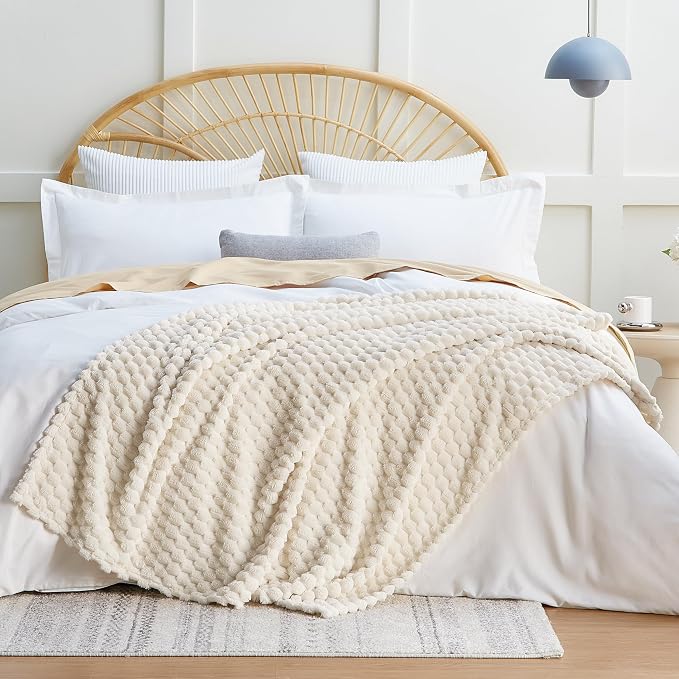 EXQ Home Fleece Throw Blanket for Couch or Bed - 3D Imitation Turtle Shell Jacquard Decorative Blankets - Cozy Soft Lightweight Fuzzy Flannel Blanket Suitable for All Seasons(50"×60",Cream)