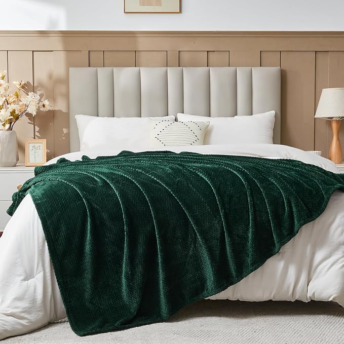 NEWCOSPLAY Fleece Leaves Pattern Throw Blanket, Forest Green, 50"x60" | Super Soft Throw Blanket, Lightweight Cozy Bed Sofa Blanket, Premium Silky Flannel Fleece, Travel Blanket for All Season Use