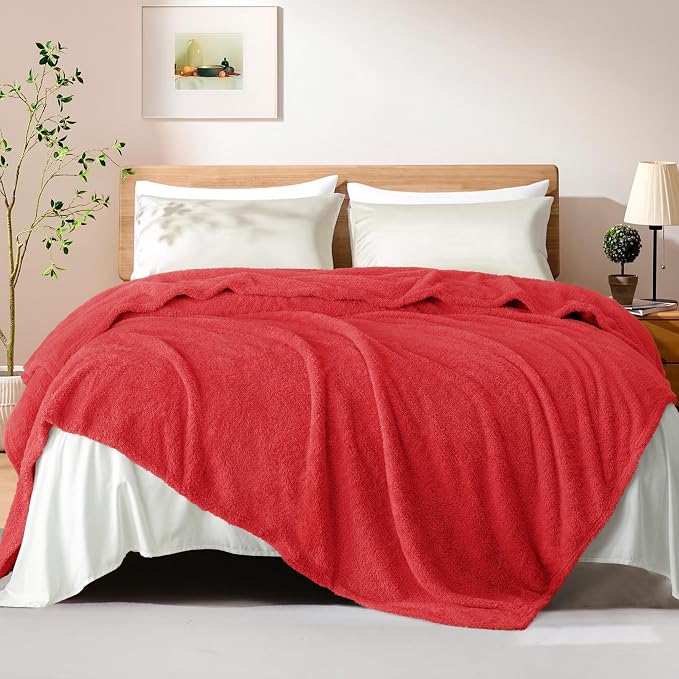Exclusivo Mezcla Fleece Twin Size Blanket for Couch and Bed, 60" x 80" | Super Soft and Cozy Fluffy Blanket for Women, Lightweight and Fuzzy Blanket for Teens Back to School, All Season, Red