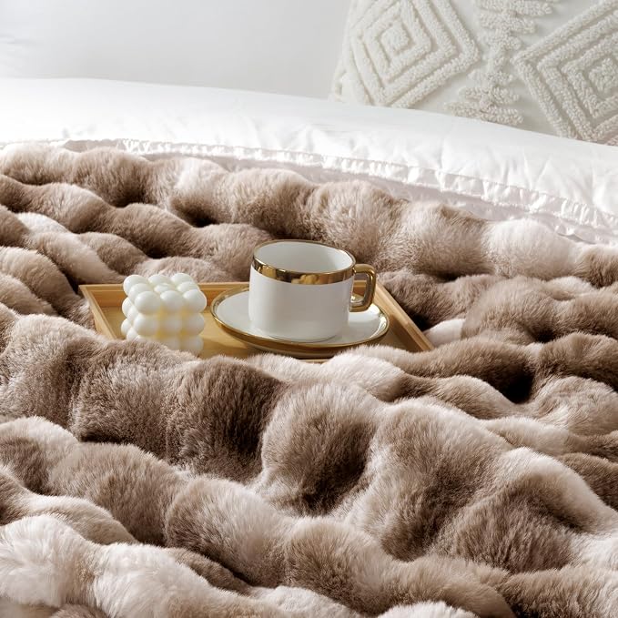Luxury 1000GSM Rabbit Faux Fur Blanket, Super Heavy Warm Cozy Brown Blankets for Couch Bed Sofa, Ruched Plush Fuzzy Elegant Soft Reversible Mink Blanket for Living Room Bedroom, 60" x 80"