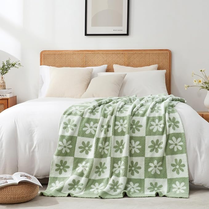 Snuggle Sac Checkered Blanket, Sage Green Flower Throw Blanket for Couch Plaid Microfiber Fluffy Warm Cozy Fuzzy Soft Throw Blanket Reversible Checkered Blankets for Sofa, Chair, Bed, 60x80 inches