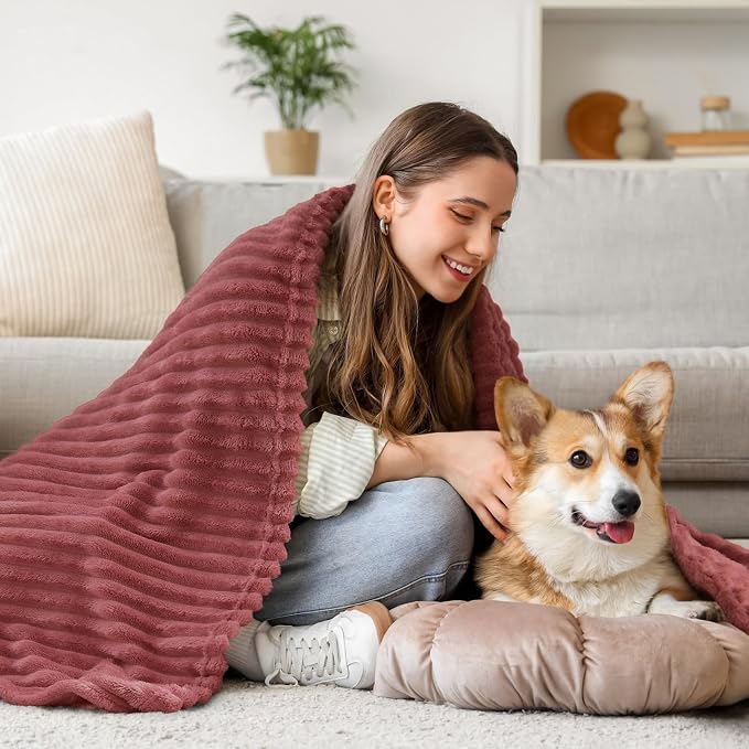 BEDELITE Ribbed Jacquard Brick Dust Fleece Twin Blanket for Bed, 60x80 Inch | Soft Warm Decorative Fluffy Blanket, Cozy Plush Lightweight Fuzzy Throw Blanket for Couch Sofa Room Decor, Gift for Women
