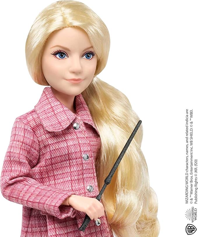 Mattel Harry Potter Collectible Toy, Luna Lovegood Doll & Accessories, Signature Look with Quibbler & Spectrespecs