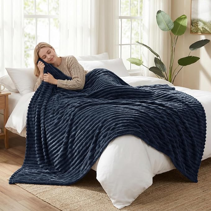 HIMEET Navy Blue Queen Blanket for Bed, 300GSM Ribbed Fleece, 90 x 90 in | Ultra Soft Flannel, All-Season Lightweight Warmth, Cozy Bed Coverage & Bedroom Decor, Gift for Men & Women, Machine Washable
