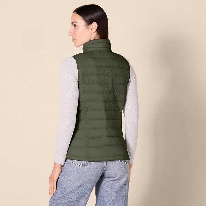 Amazon Essentials Women's Lightweight Water-Resistant Packable Puffer Vest