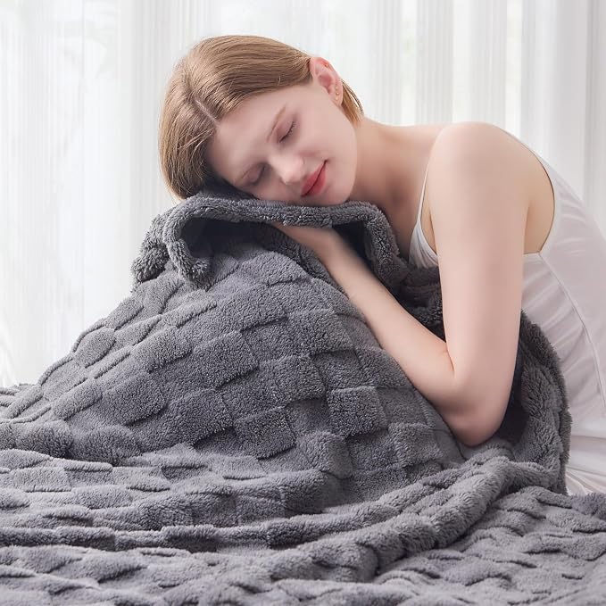 NEWCOSPLAY 3D Checkered Flannel Throw Blanket, Dark Grey, 50"x70" | Super Soft Cute Lightweight Decorative Premium Silky Fleece Blanket for Couch Sofa Bed, Gift for Women Men, All Season Use