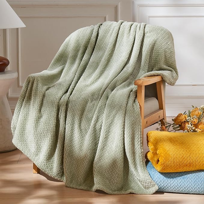 NEWCOSPLAY Fleece Leaves Pattern Queen Blanket, Sage Green, 90"x90" | Super Soft Throw Blanket, Lightweight Cozy Bed Sofa Blanket, Premium Silky Flannel Fleece, Travel Blanket for All Season Use