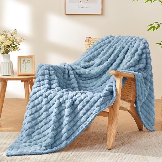 BEDELITE 3D Checked Blue Fleece Twin Throw Blanket for Bed, 60x80 Inch | Soft Warm Fuzzy Fluffy Blanket for Couch Sofa, Lightweight Plush Cozy Throws for Home Room Decor, Gift for Women, All Season
