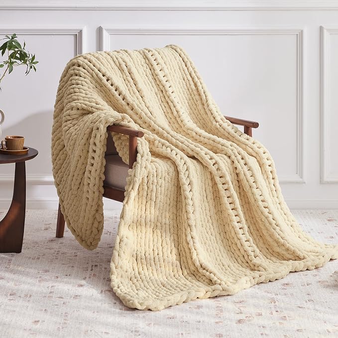 Negwoo Chunky Knit Throw Blanket, Knitted Throw Chenille Yarn, 40"*50" | Soft Thick Cable Knitted Blankets, Handmade Big Thick Blanket, Machine Washable Cute Comfy Blanket for Home Decor, Oatmeal
