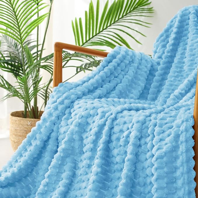 Exclusivo Mezcla 3D Fleece King Size Blanket for Bed, Blue | Extra Soft Fuzzy Plush Lightweight Bed Blankets, Cozy Fluffy Decorative Blankets for All Seasons, 90x104 Inches