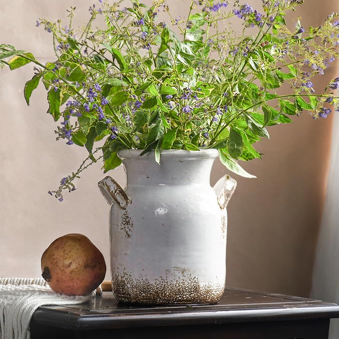 Quoowiit Ceramic Rustic Farmhouse Vase, Distressed Decorative Flower Vase for Home Decor, Ideal Shelf Decor, White Boho Vase for Living Room Bedroom Kitchen Office Decor Centerpiece Table Decorations