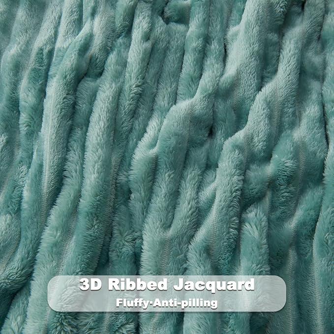 NEWCOSPLAY Super Soft Queen Blanket Mint Green Premium Silky Flannel Fleece 3D Ribbed Jacquard Lightweight Bed Blanket All Season Use (Mint Green Ribbed, Queen(90"x90"))