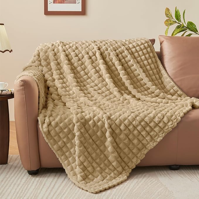 BEDELITE 3D Checked Camel Fleece Throw Blanket for Couch, 50x60 Inches | Soft Warm Fuzzy Fluffy Blanket for Bed Sofa, Lightweight Plush Cozy Blankets for Home Room Decor, Gift for Women, All Season