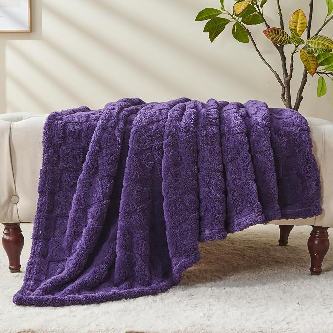 NEWCOSPLAY 3D Heart Checkered Flannel Throw Blanket, Purple Heart, 50"x70" | Super Soft Cute Lightweight Decorative Premium Silky Fleece Blanket for Couch Sofa Bed, Gift for Women Men, All Season Use