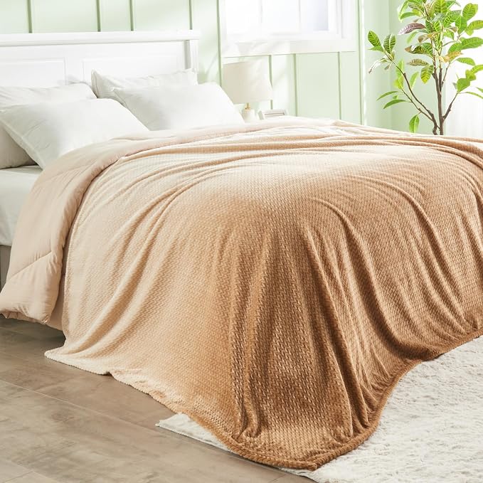 NEWCOSPLAY Fleece Leaves Pattern Twin Blanket, Ombre Brown, 60"x80" | Super Soft Throw Blanket, Lightweight Cozy Bed Sofa Blanket, Premium Silky Flannel Fleece, Travel Blanket for All Season Use