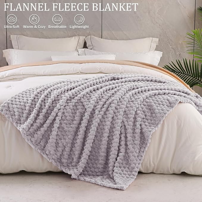 Exclusivo Mezcla 3D Fleece Queen Size Blanket for Bed, Light Grey | Extra Soft Fuzzy Plush Lightweight Bed Blankets, Cozy Fluffy Decorative Blankets for All Seasons, 90x90 Inches