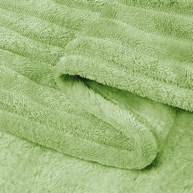 BEDELITE 3D Ribbed Jacquard Green King Size Blankets for Bed, 108x90 Inch | Soft Warm Decorative Fluffy Blanket, Cozy Fuzzy Lightweight Plush Fleece Throw Blankets for Bed, Room Decor, Gift for Women