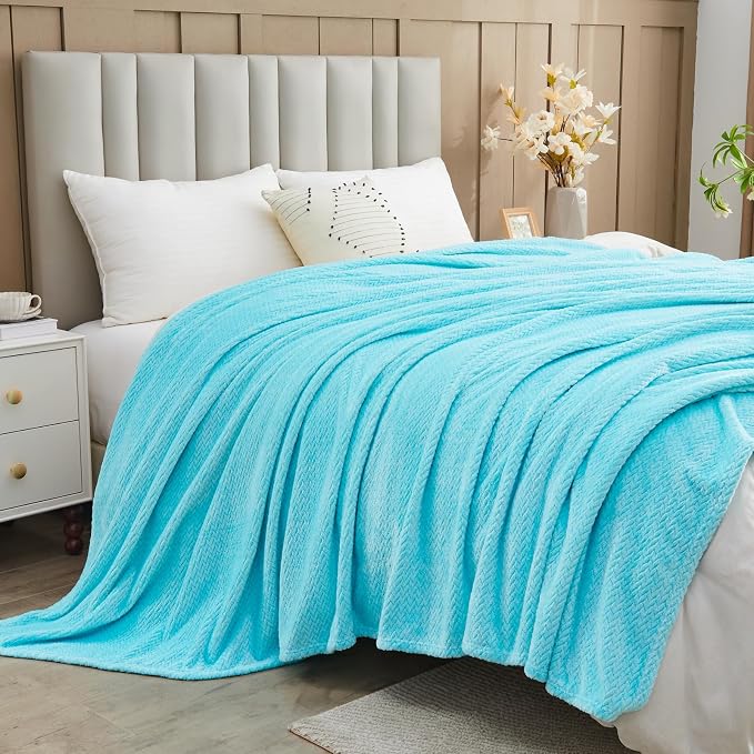 NEWCOSPLAY Fleece Leaves Pattern Queen Blanket, Turquoise, 90"x90" | Super Soft Throw Blanket, Lightweight Cozy Bed Sofa Blanket, Premium Silky Flannel Fleece, Travel Blanket for All Season Use